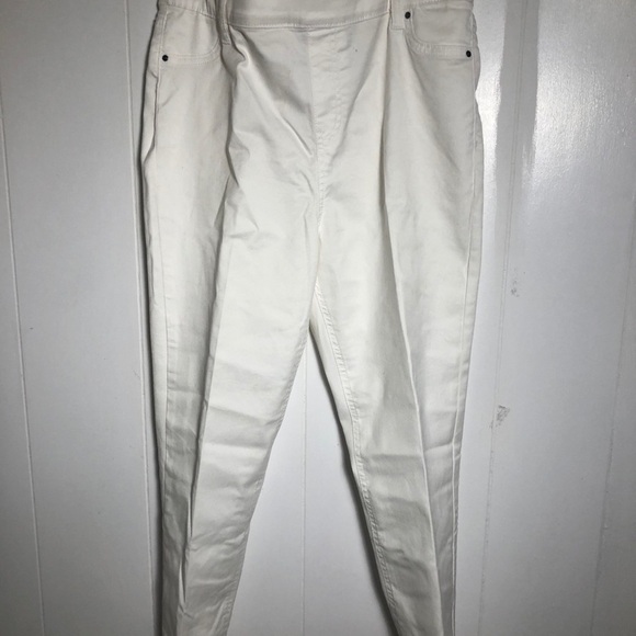 Womens White Summer Ankle Pants.12. Elastic waist - Picture 2 of 7